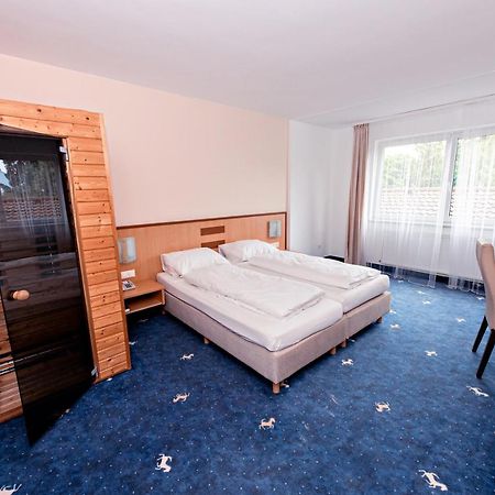 Hotel Wiental Pressbaum Buitenkant foto