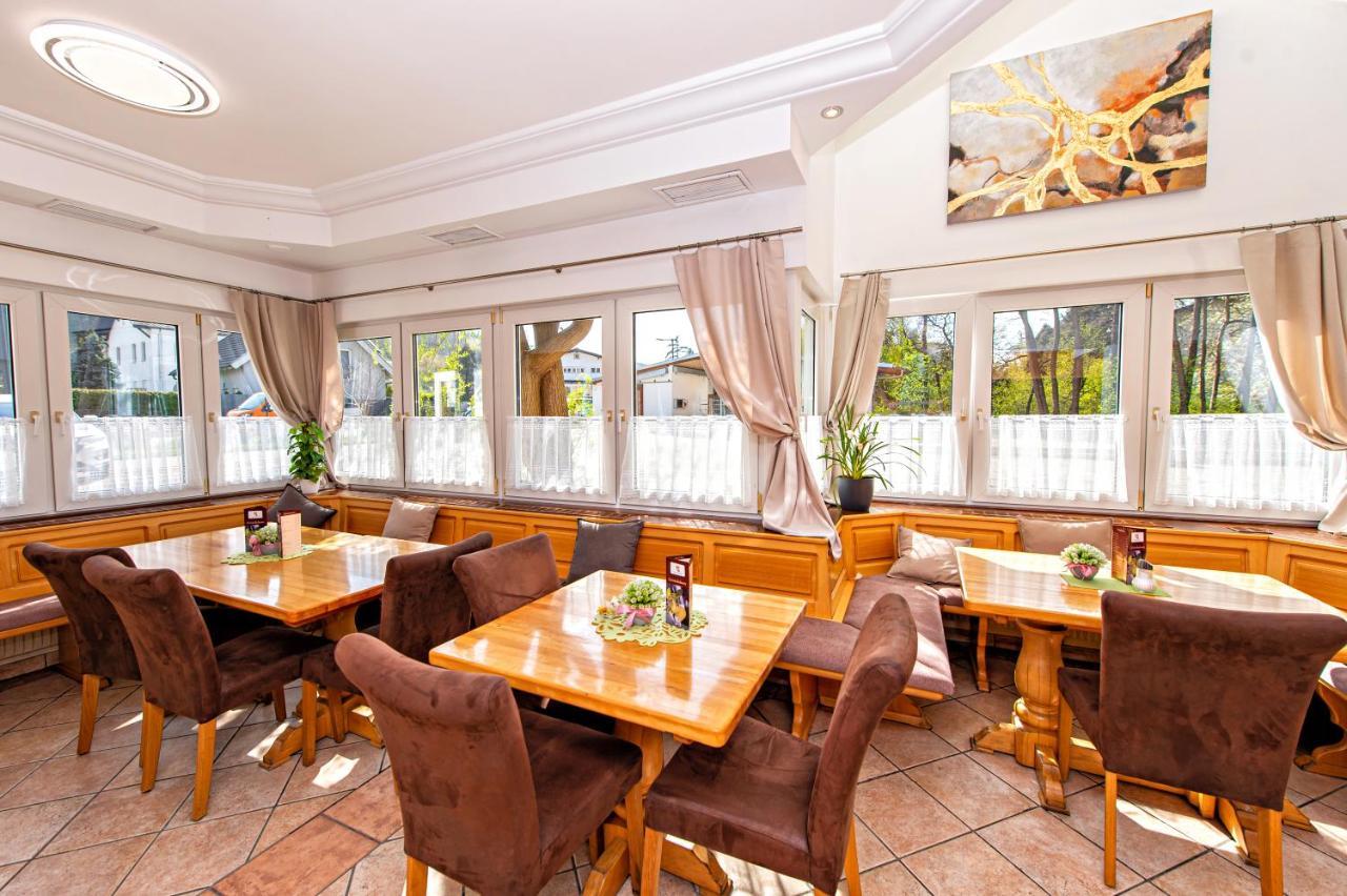 Hotel Wiental Pressbaum Buitenkant foto